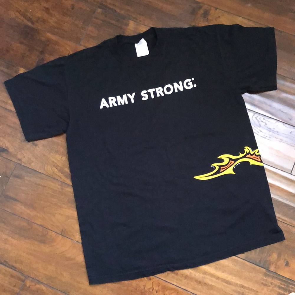 Army Strong Graphic Men’s T-shirt size M
